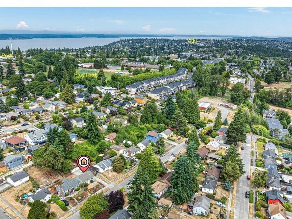 7147 29th Avenue SW, Seattle WA 98126