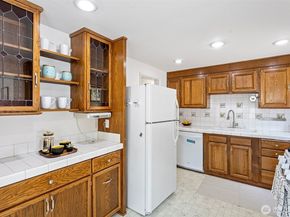7147 29th Avenue SW, Seattle WA 98126