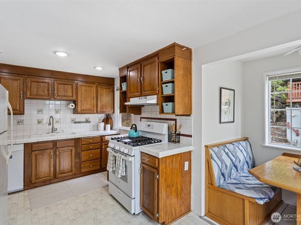 7147 29th Avenue SW, Seattle WA 98126