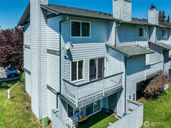 8823 Holly Drive H207, Everett WA 98208