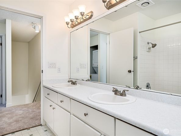 8823 Holly Drive H207, Everett WA 98208