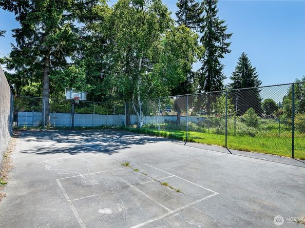 8823 Holly Drive H207, Everett WA 98208