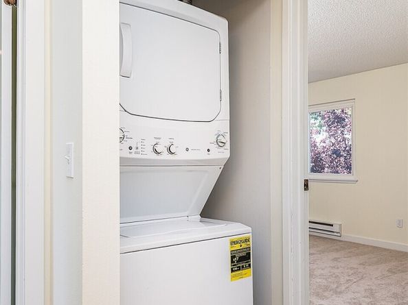 8823 Holly Drive H207, Everett WA 98208