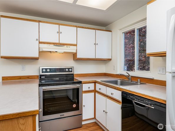 8823 Holly Drive H207, Everett WA 98208