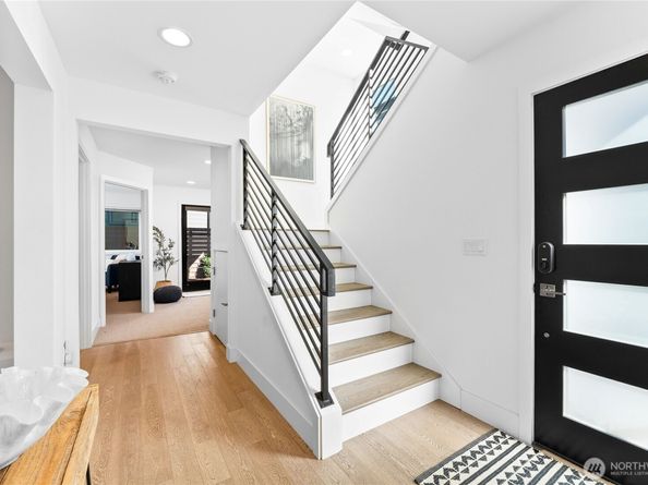 312 7th Lane S 33, Kirkland WA 98033