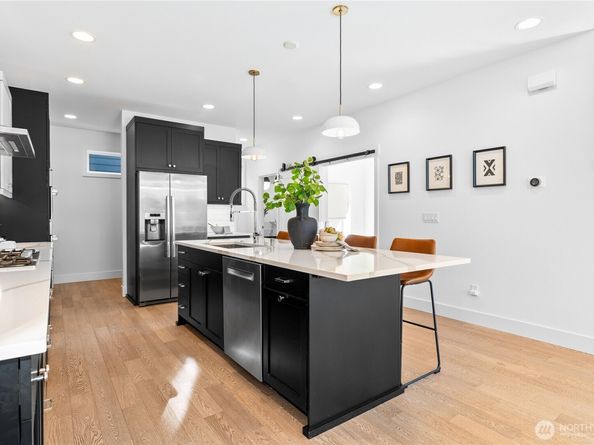 312 7th Lane S 33, Kirkland WA 98033