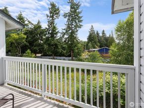 8823 Holly Drive H206, Everett WA 98208