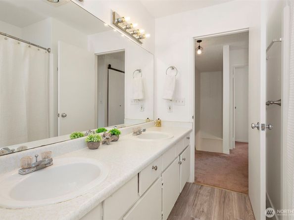 8823 Holly Drive H206, Everett WA 98208