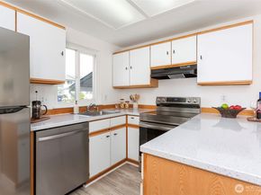 8823 Holly Drive H206, Everett WA 98208