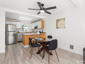 8823 Holly Drive H206, Everett WA 98208