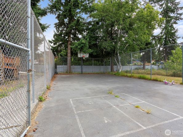 8823 Holly Drive H206, Everett WA 98208