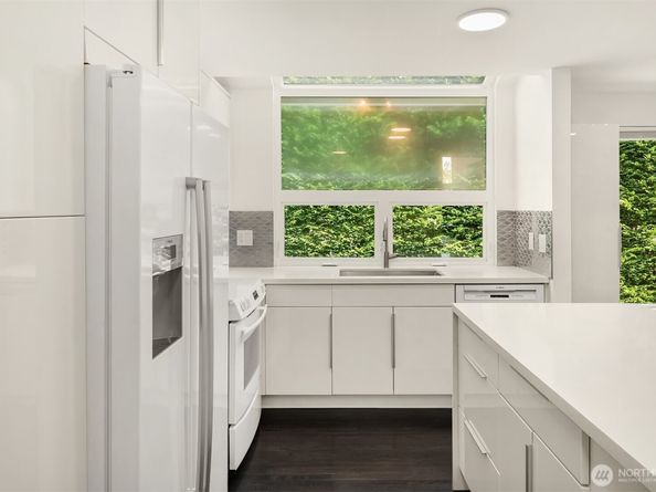 202 W Olympic Place 405, Seattle WA 98119