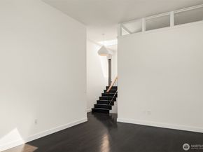 202 W Olympic Place 405, Seattle WA 98119