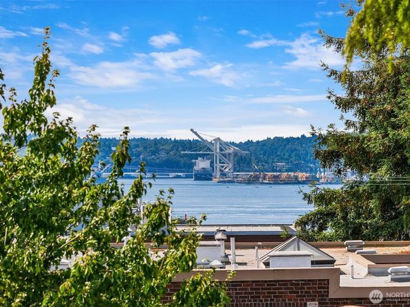 202 W Olympic Place 405, Seattle WA 98119