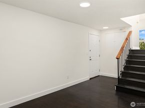 202 W Olympic Place 405, Seattle WA 98119