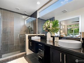 924 NW 52nd St B, Seattle WA 98107