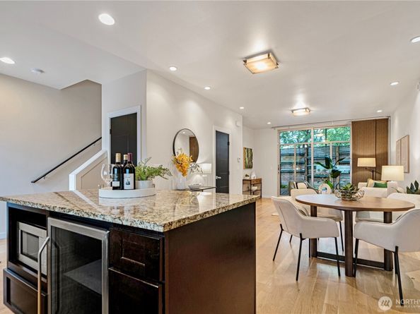 924 NW 52nd St B, Seattle WA 98107