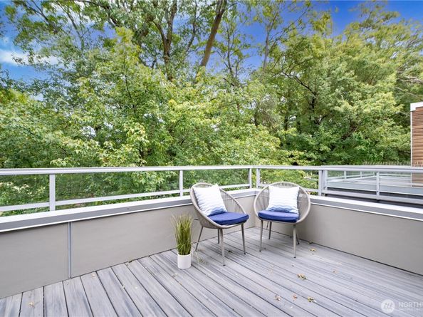 924 NW 52nd St B, Seattle WA 98107