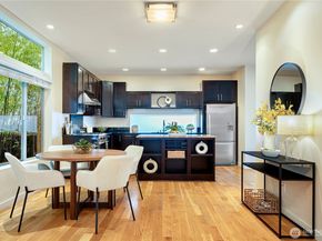 924 NW 52nd St B, Seattle WA 98107