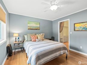 12933 127th Drive NE F205, Kirkland WA 98034