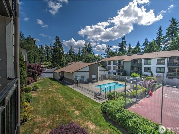 12933 127th Drive NE F205, Kirkland WA 98034