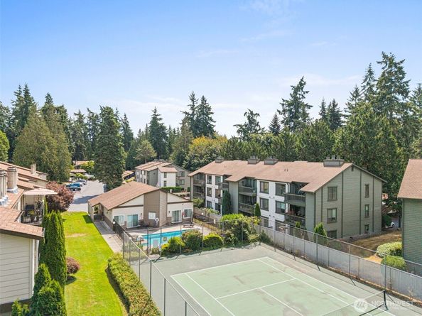 12933 127th Drive NE F205, Kirkland WA 98034