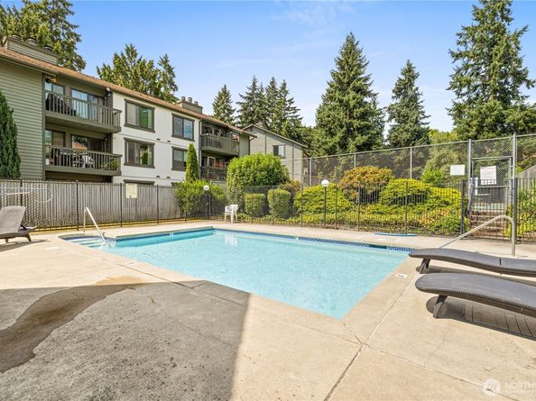 12933 127th Drive NE F205, Kirkland WA 98034