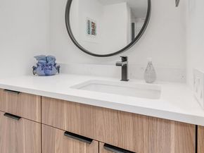 2201 3rd Avenue 2206, Seattle WA 98121