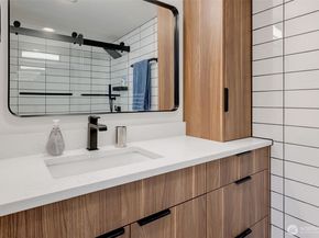 2201 3rd Avenue 2206, Seattle WA 98121