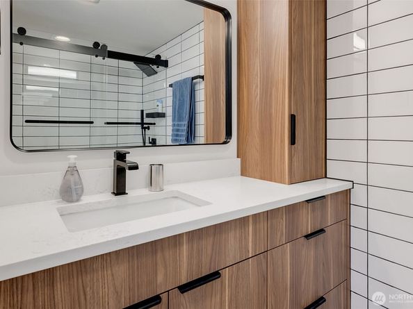 2201 3rd Avenue 2206, Seattle WA 98121