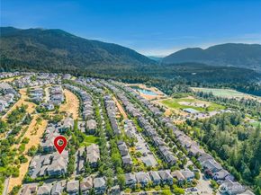 1698 25th Place NE 304, Issaquah WA 98029
