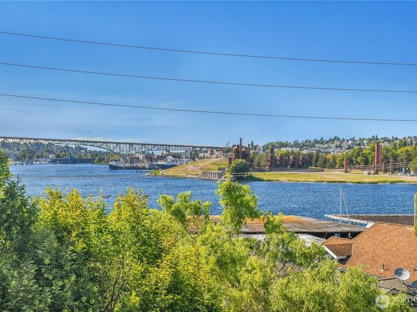 2375 Minor Avenue E, Seattle WA 98102