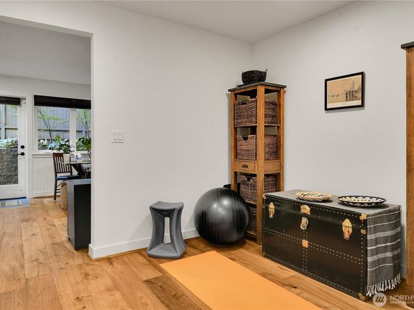 2375 Minor Avenue E, Seattle WA 98102