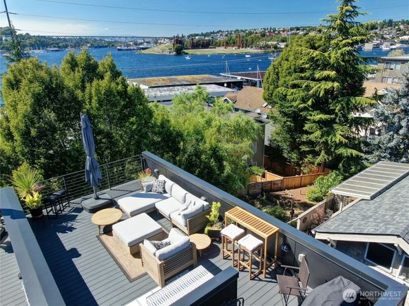2375 Minor Avenue E, Seattle WA 98102