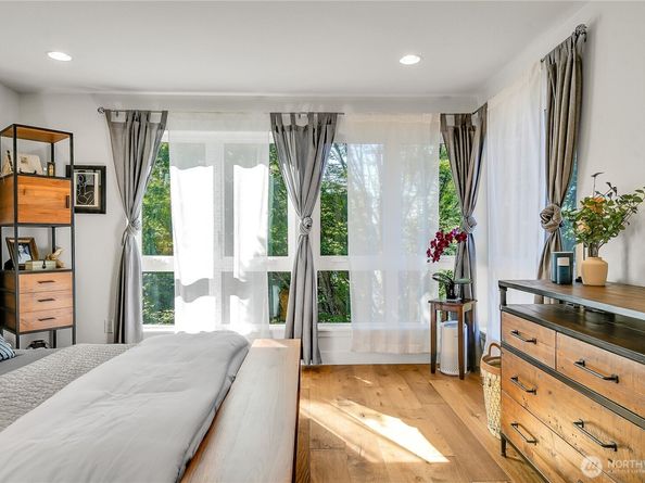 2375 Minor Avenue E, Seattle WA 98102