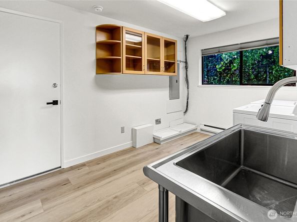1942 7th Avenue W, Seattle WA 98119