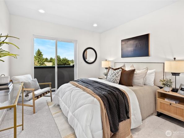 738 C N 92nd Street, Seattle WA 98103