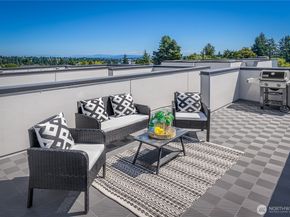 738 C N 92nd Street, Seattle WA 98103