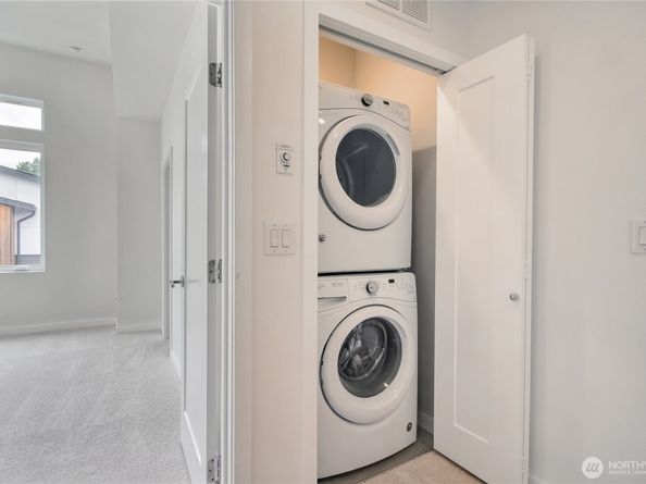 13963 NE 15 Court 11, Bellevue WA 98005