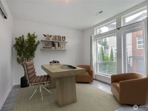 13963 NE 15 Court 11, Bellevue WA 98005