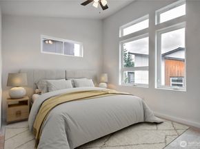 13963 NE 15 Court 11, Bellevue WA 98005