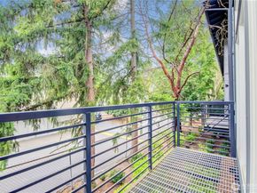13963 NE 15 Court 11, Bellevue WA 98005