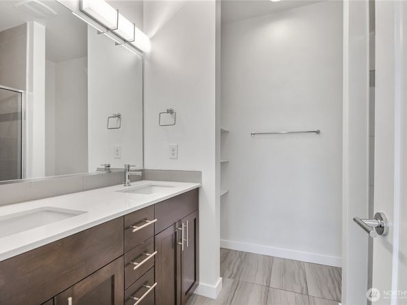 13963 NE 15 Court 11, Bellevue WA 98005