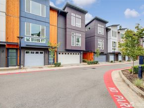 13963 NE 15 Court 11, Bellevue WA 98005