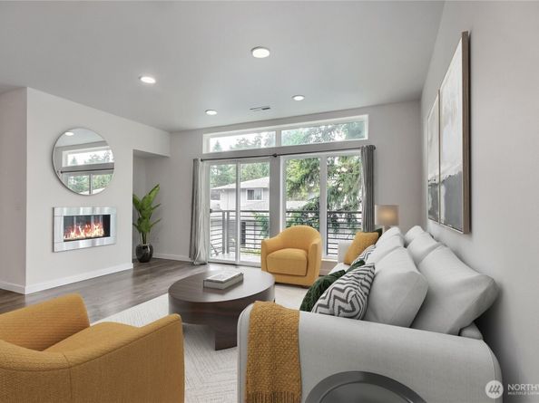 13963 NE 15 Court 11, Bellevue WA 98005