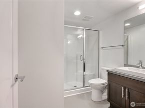 13963 NE 15 Court 11, Bellevue WA 98005