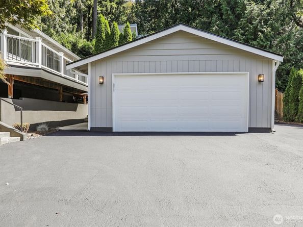 1136 205th Avenue NE, Sammamish WA 98074