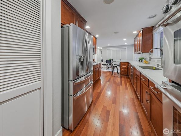 1136 205th Avenue NE, Sammamish WA 98074