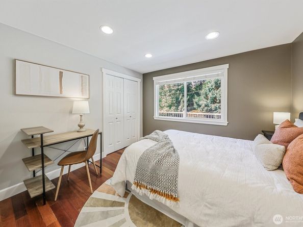1136 205th Avenue NE, Sammamish WA 98074