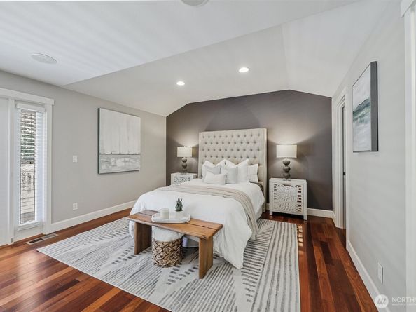 1136 205th Avenue NE, Sammamish WA 98074